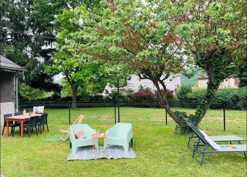 La Suite Unique - Le Jardin Sur Les Pyrenees- Vue Panoramique Montagne -Jardin Cloture Prive De 100M2-Parking-Linge De Lit Et Serviettes Compris- Bielle Exterior photo
