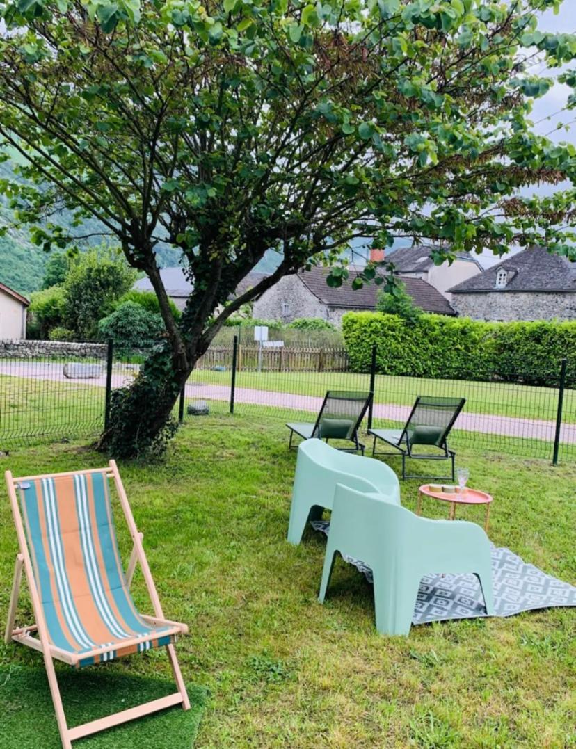 La Suite Unique - Le Jardin Sur Les Pyrenees- Vue Panoramique Montagne -Jardin Cloture Prive De 100M2-Parking-Linge De Lit Et Serviettes Compris- Bielle Exterior photo
